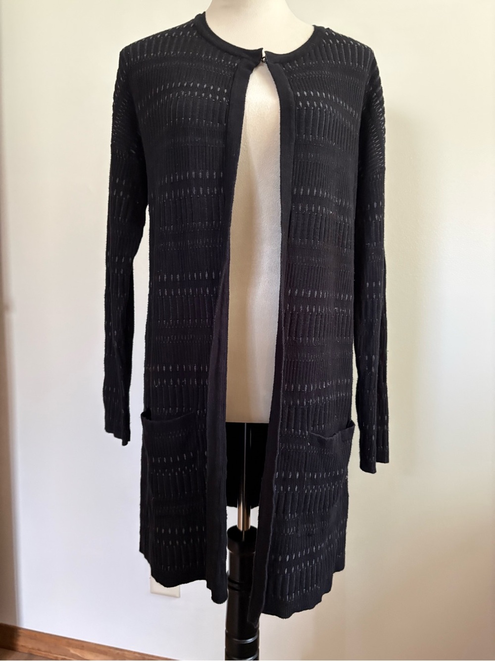 Elie Tahari Black Textured Knit Long Line Cardigan Sweater Pockets Size Medium